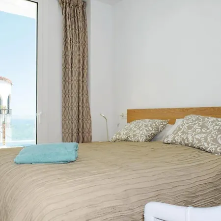 Nice In Gaspara/estepona W/ Outdoor Swimming Pool, Wifi And Outdoor Swimming Pool Ferienhaus